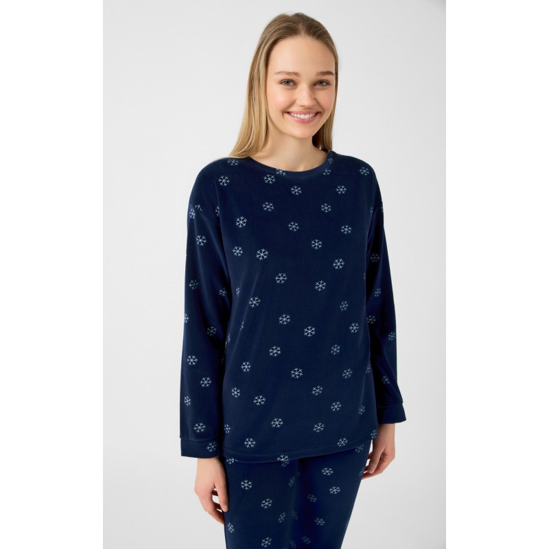 Minerva Women s Velour Pajamas Snow Flakes Design