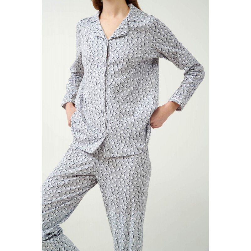 Vamp Women s Buttoned Cotton Pajamas Light Gray Hearts Design