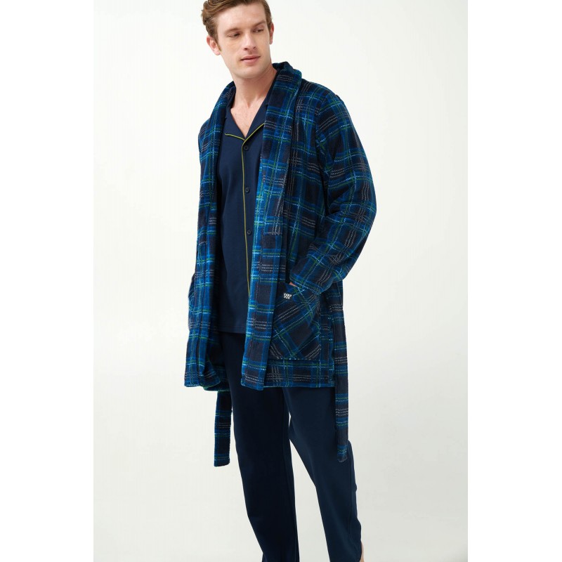 Vamp Men s Fleece Robe With Belt Plaid Design