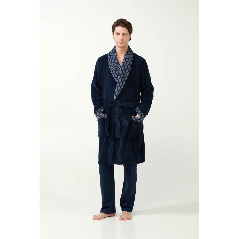 Vamp Men s Long Fleece Robe With Pattern