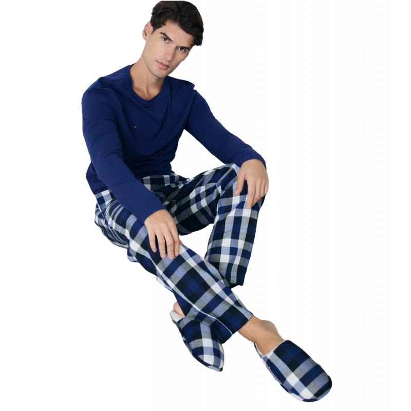 Tommy Hilfiger Men s Cotton Pajamas  Gift Box With Slippers