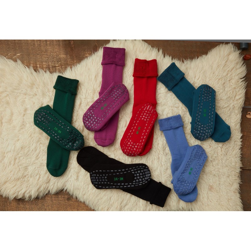 Me We  Women s Slippers Socks One Color