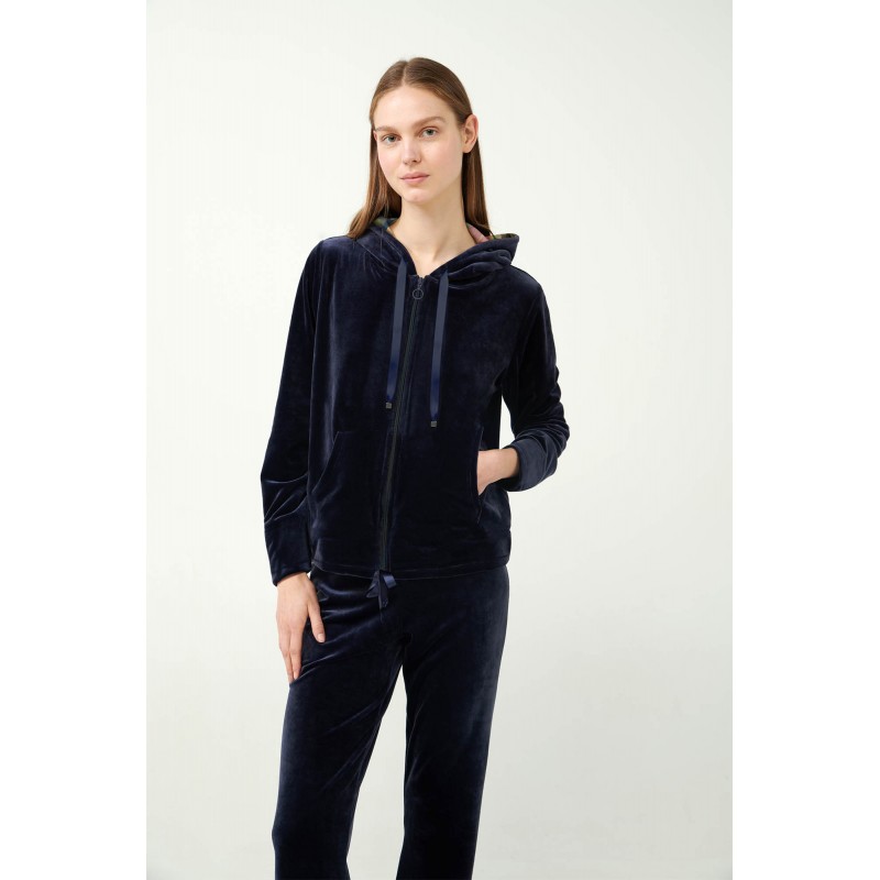 Vamp Women s Velour Tracksuit Blue Color